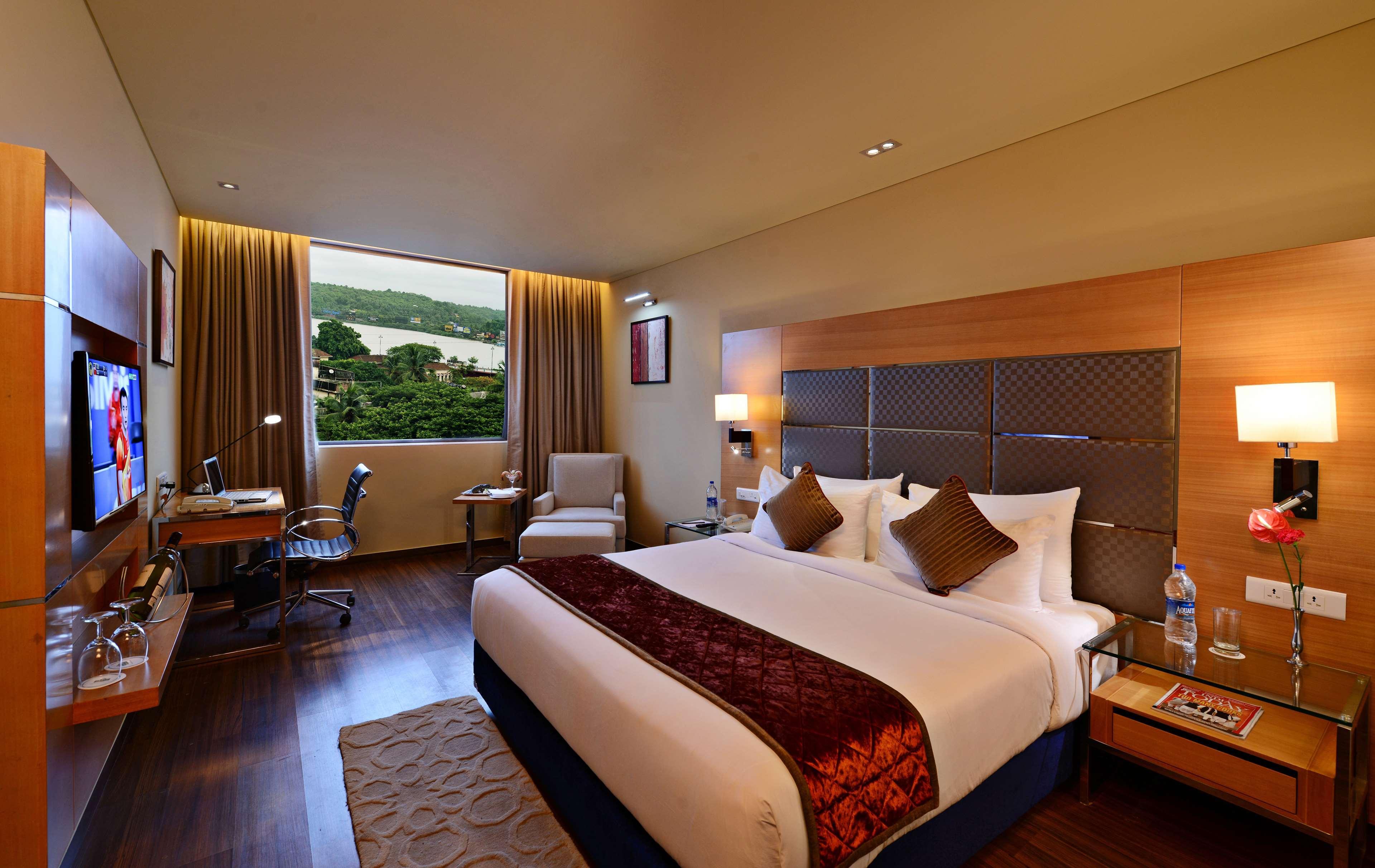 Country Inn Panjim Goa ปณชี ภายนอก รูปภาพ