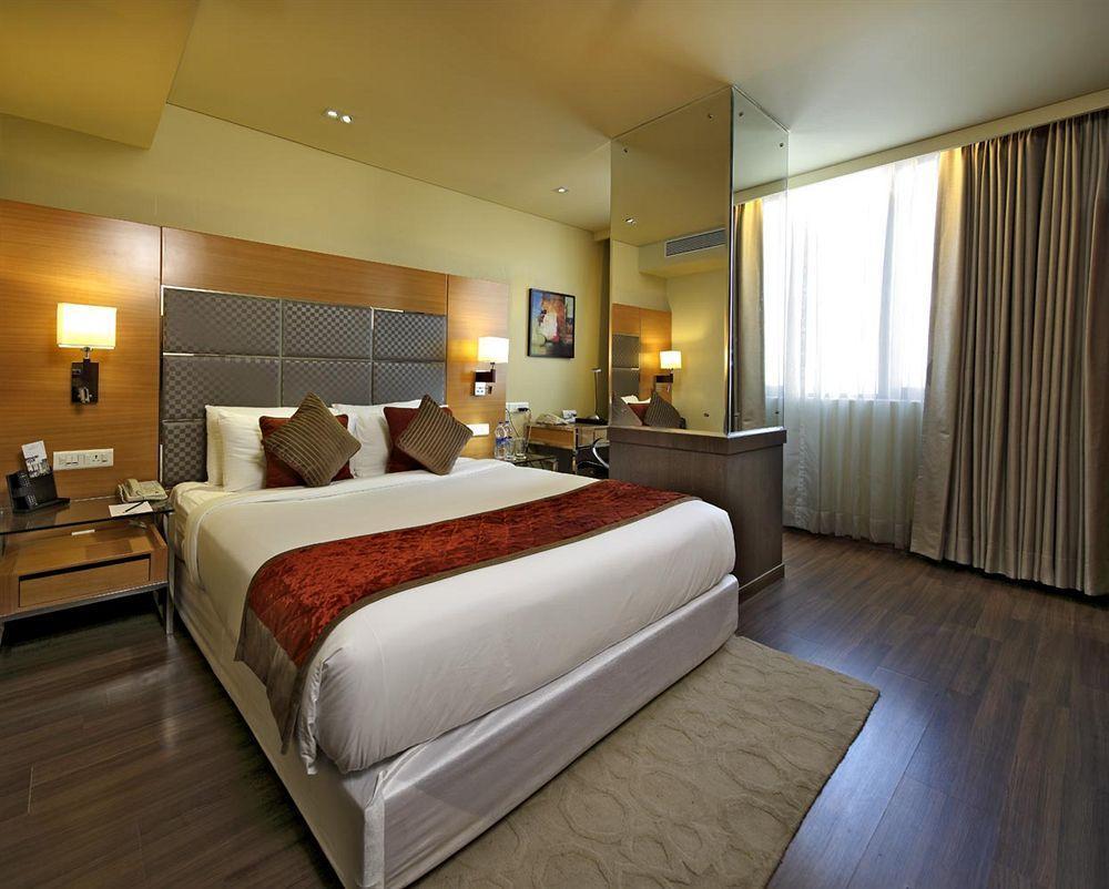 Country Inn Panjim Goa ปณชี ภายนอก รูปภาพ