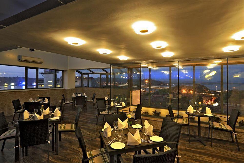 Country Inn Panjim Goa ปณชี ภายนอก รูปภาพ