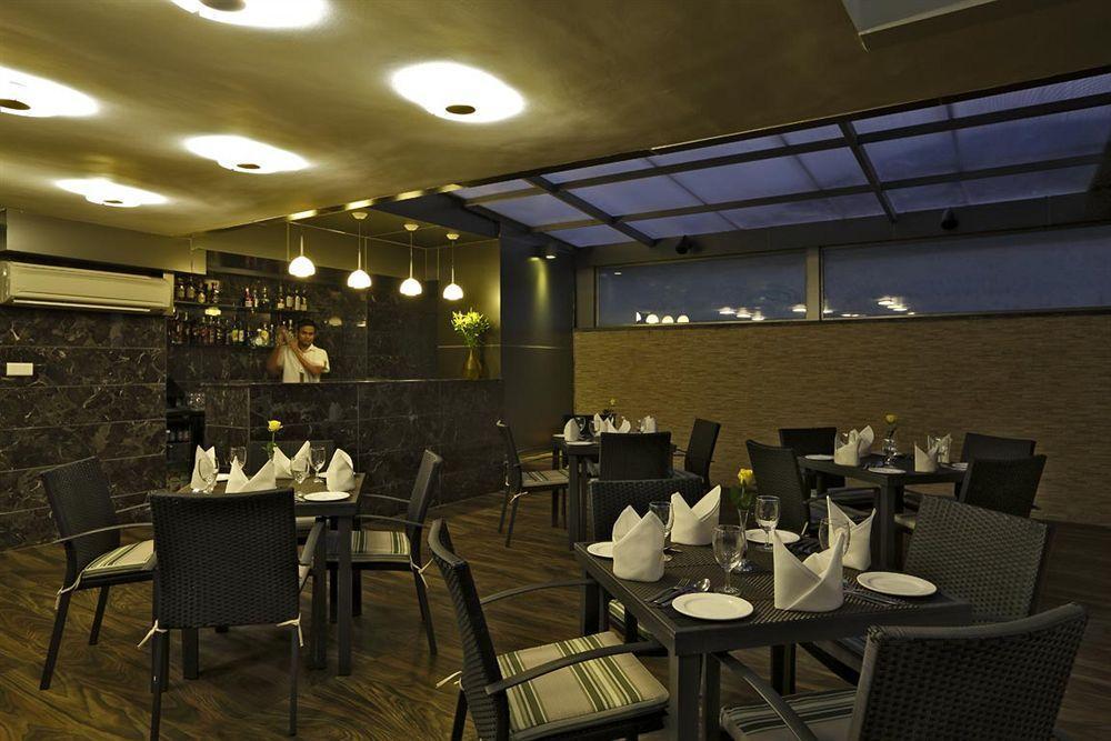 Country Inn Panjim Goa ปณชี ภายนอก รูปภาพ