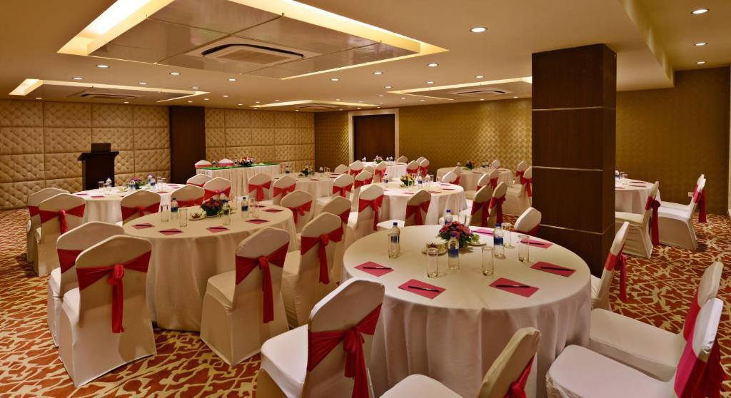 Country Inn Panjim Goa ปณชี ภายนอก รูปภาพ