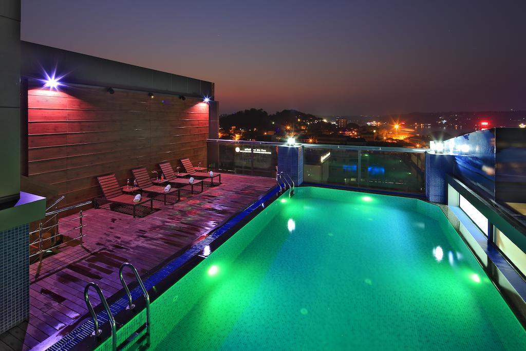Country Inn Panjim Goa ปณชี ภายนอก รูปภาพ